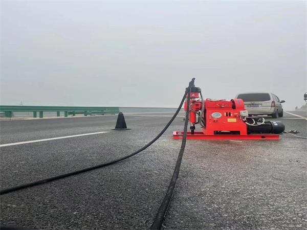 平塘马路路基路面开裂下沉注浆加固灌浆